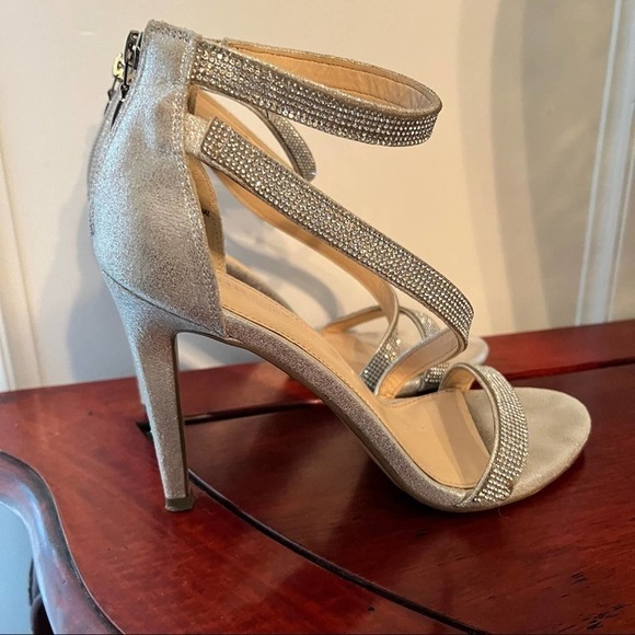 Maripe silver metallic, rhinestone, heels size 10 - Picture 6 of 9
